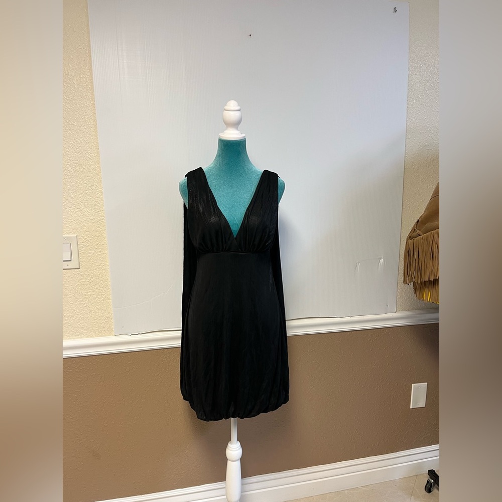 Y2K BEBE Black Draped Bubble Hem Mini Dress – Size M Cape Shoulder Detail‎ - Picture 2 of 6